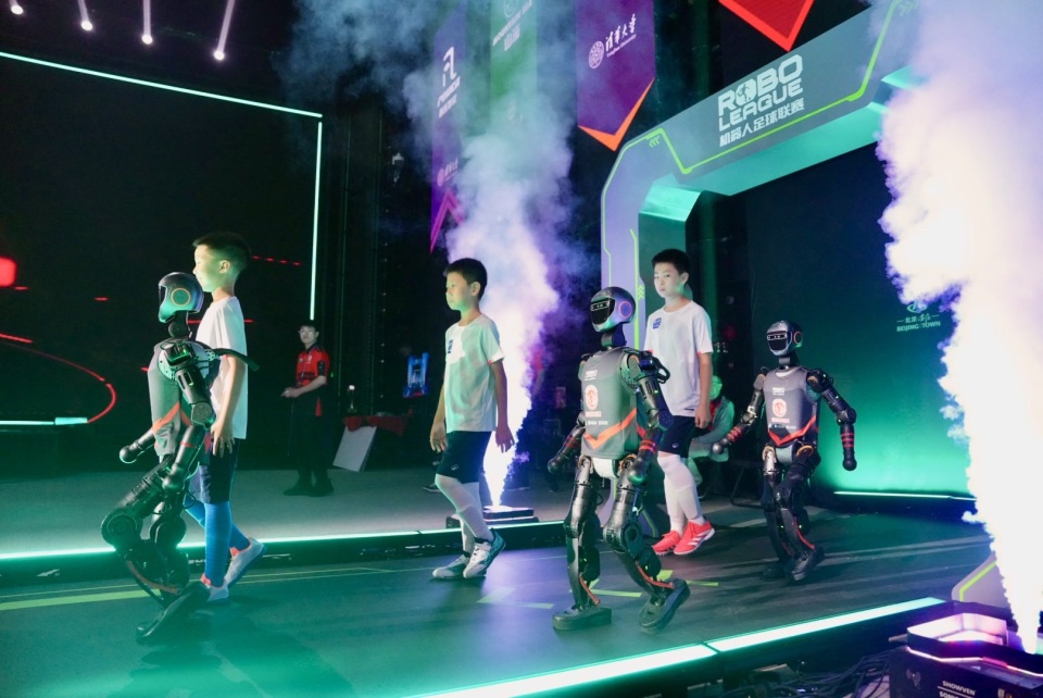 更是依托于 更是依托于